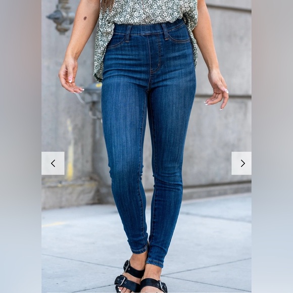 Judy Blue HIGH RISE PULL ON SKINNY - Picture 2 of 9
